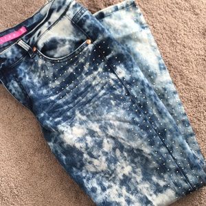 Acid wash jeans